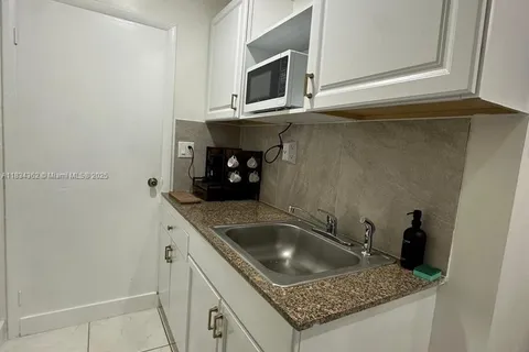 20510 SW 115th Rd # 1, Miami FL 33189