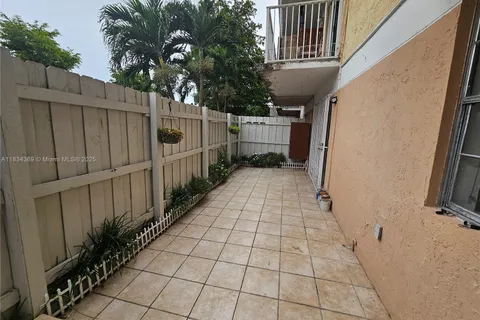 260 NW 107th Ave # 104, Miami FL 33172