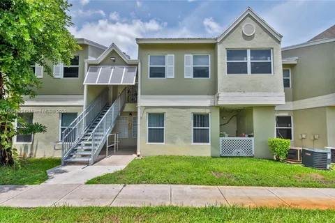 17520 NW 67th Pl # 3, Hialeah FL 33015