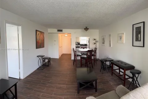 3001 E Sunrise Lakes Dr # 110, Sunrise FL 33322