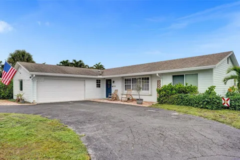 7735 Edgewater Dr, Lake Clarke Shores FL 33406