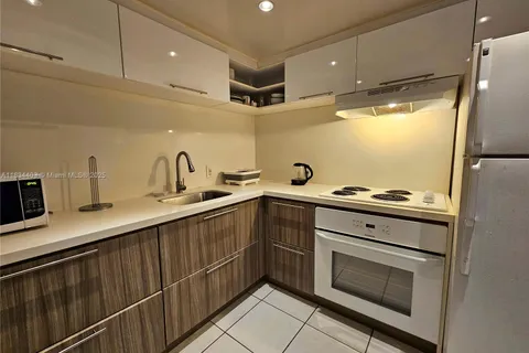 2829 Indian Creek Dr # 905, Miami Beach FL 33140