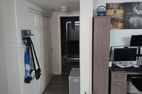 16450 NW 2nd Ave # 310, Miami FL 33169