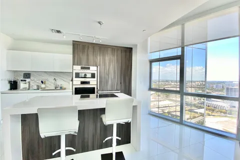 851 NE 1st Ave # 2802, Miami FL 33132