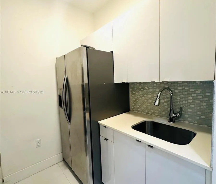 6918 Bay Dr # 2, Miami Beach FL 33141