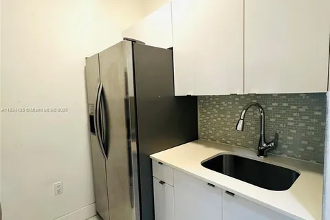 6918 Bay Dr # 2, Miami Beach FL 33141