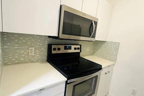 6918 Bay Dr # 2, Miami Beach FL 33141