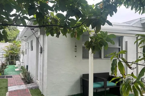 3800 NW 197th St, Miami Gardens FL 33055