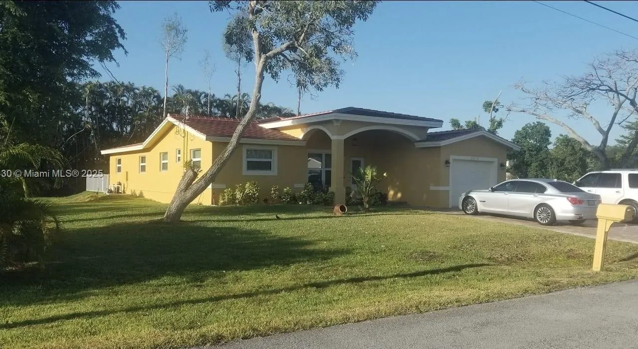 12290 NW 20th Ct, Plantation FL 33323