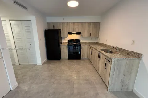 14752 NE 6th Ave # 103, Miami FL 33161