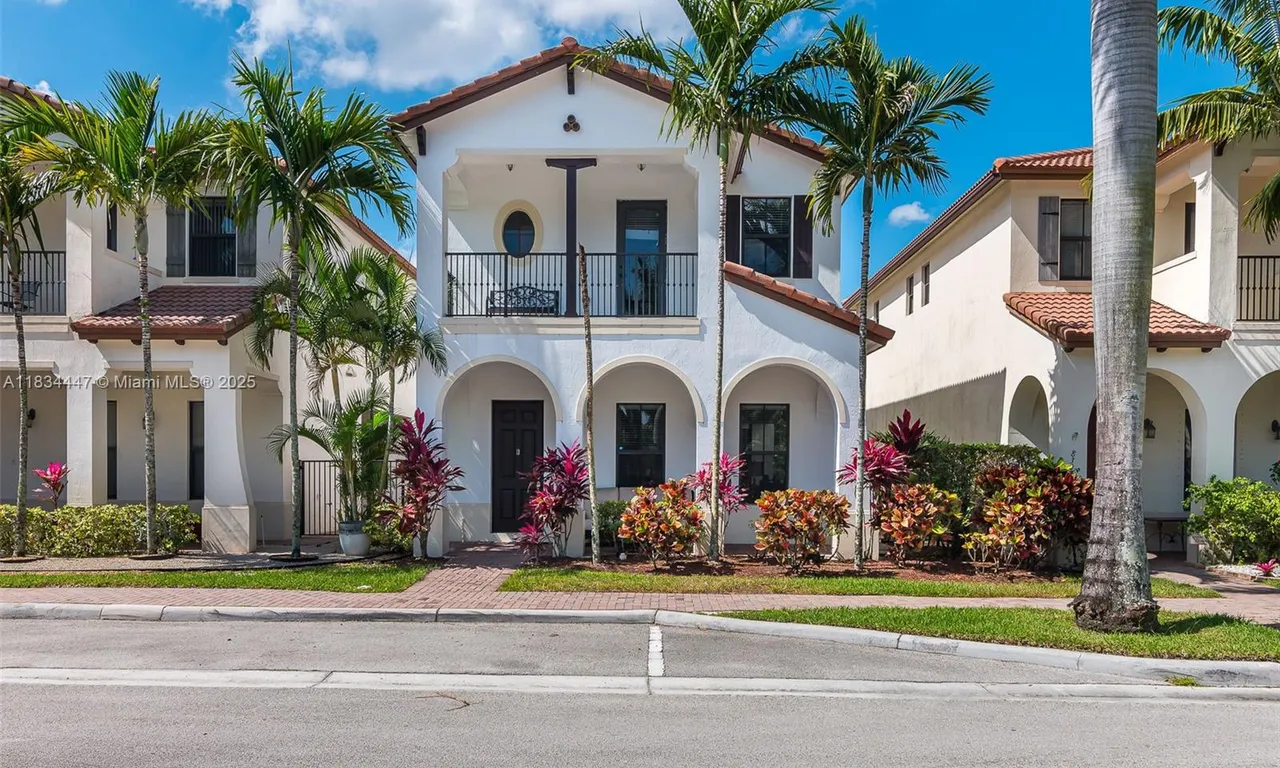 8298 NW 39th Ct, Cooper City FL 33024