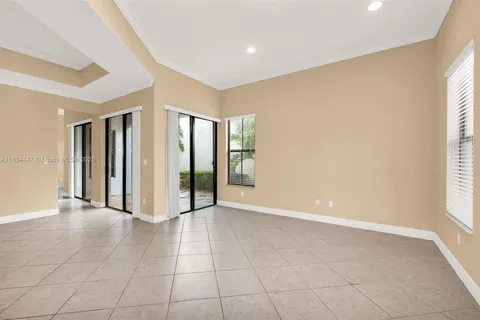 8298 NW 39th Ct, Cooper City FL 33024