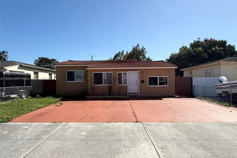 34 E 15th St, Hialeah FL 33010