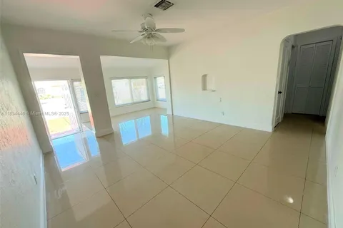 34 E 15th St, Hialeah FL 33010
