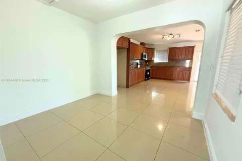 34 E 15th St, Hialeah FL 33010