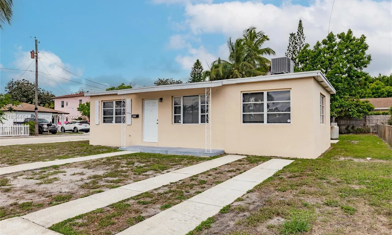 4423 Lake Ave, West Palm Beach FL 33405