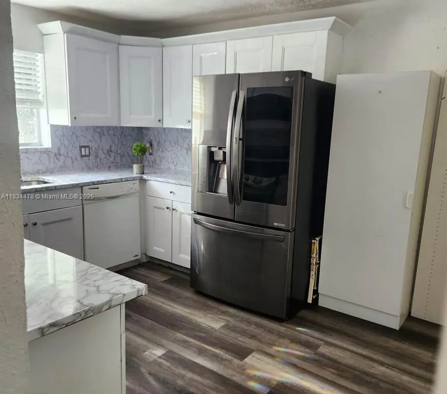 561 NE 159th St, Miami FL 33162