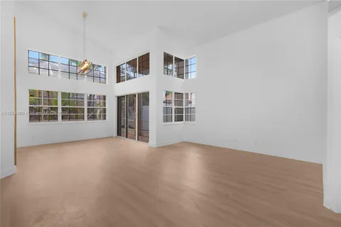 1525 Seabay Rd, Weston FL 33326