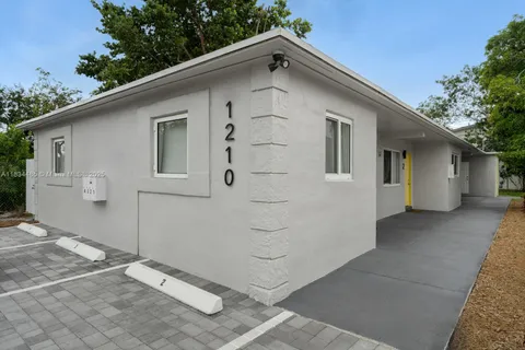 1210 NW 2nd St # 4, Fort Lauderdale FL 33311