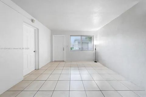 1210 NW 2nd St # 4, Fort Lauderdale FL 33311