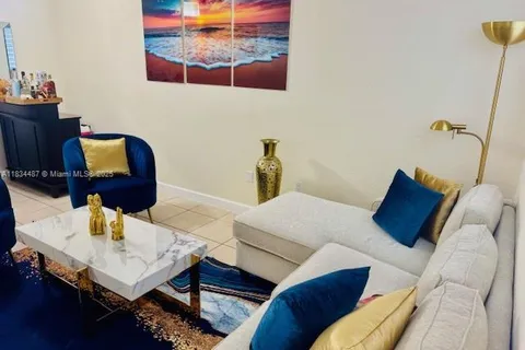 2811 SE 17th Ave # 110, Homestead FL 33035