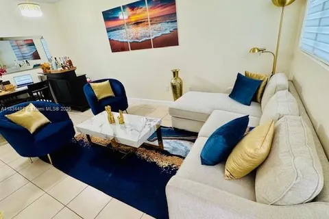 2811 SE 17th Ave # 110, Homestead FL 33035