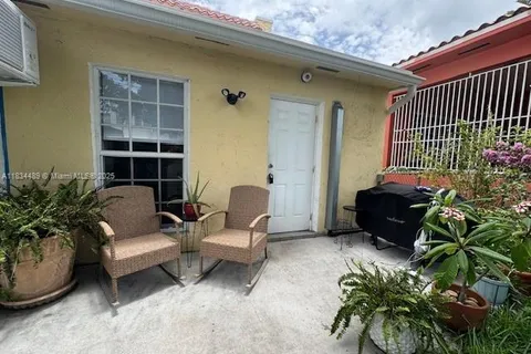1617 NW 8th St # B, Miami FL 33125