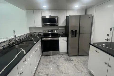 406 NW 68th Ave # 215, Plantation FL 33317