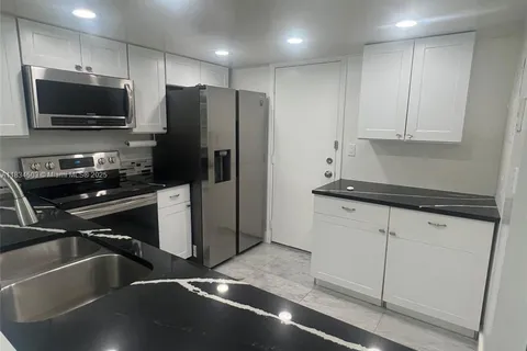 406 NW 68th Ave # 215, Plantation FL 33317