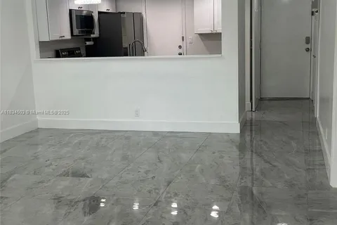 406 NW 68th Ave # 215, Plantation FL 33317