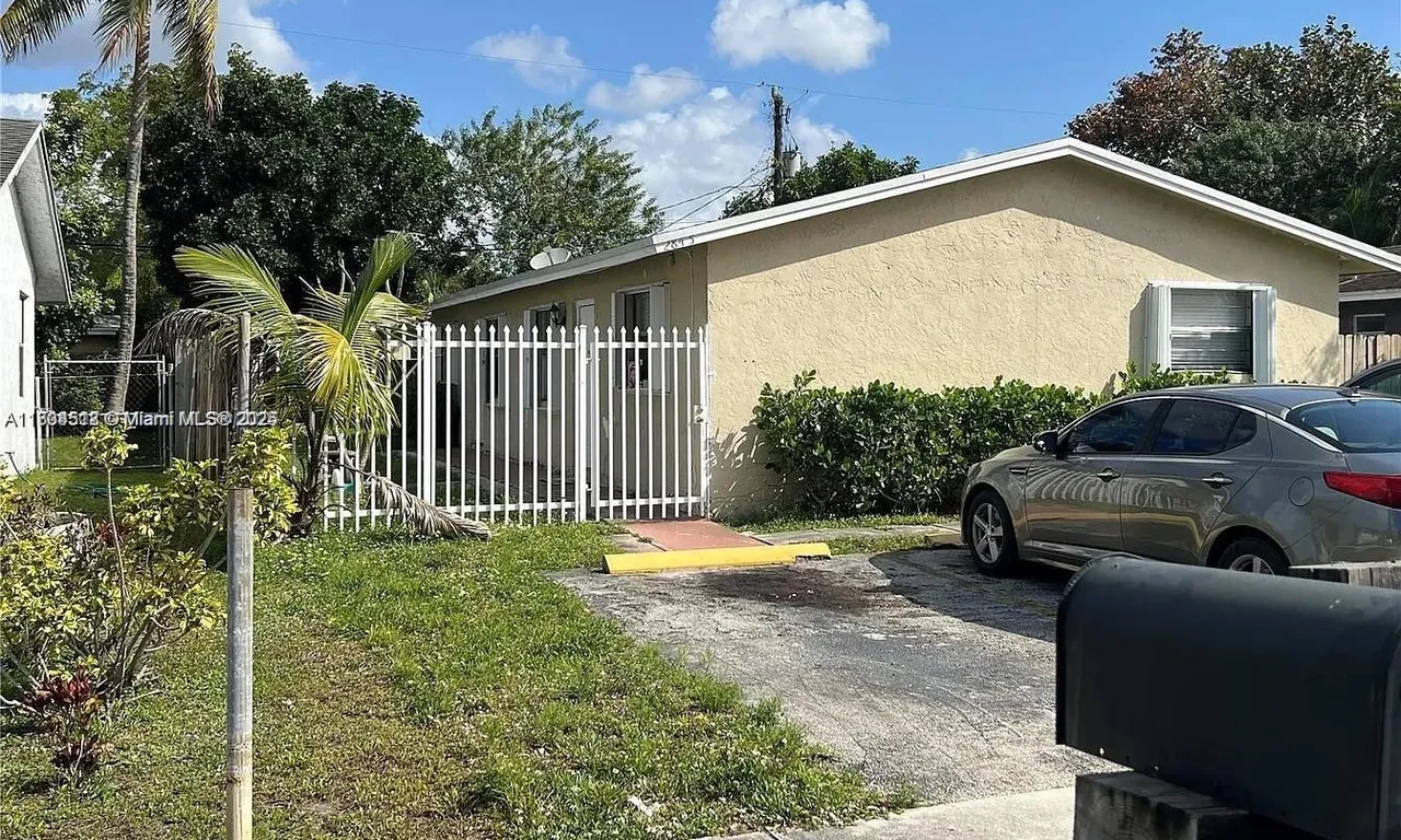 2845 NW 13th Ct # 2, Fort Lauderdale FL 33311
