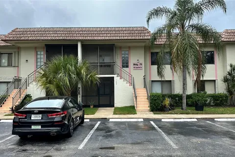 413 Lakeview Dr # 203, Weston FL 33326