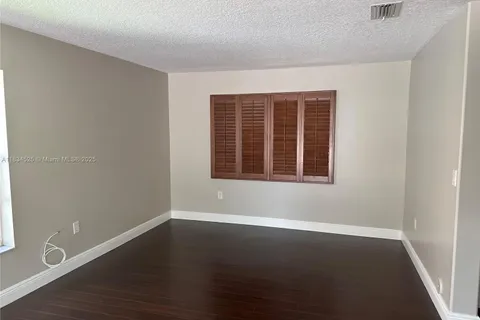 13825 NW 22nd St, Sunrise FL 33323