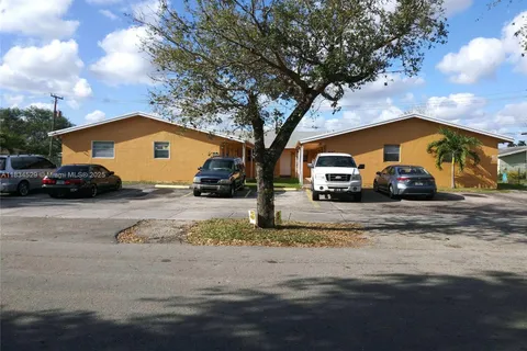 6147 Arthur St # 6, Hollywood FL 33024