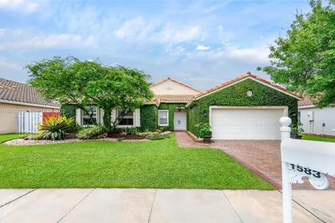 1583 SW 191st Ave, Pembroke Pines FL 33029