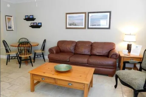 310 Arthur St # 9, Hollywood FL 33019
