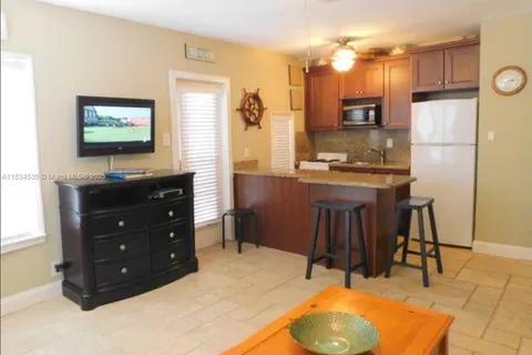 310 Arthur St # 9, Hollywood FL 33019