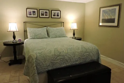 310 Arthur St # 9, Hollywood FL 33019