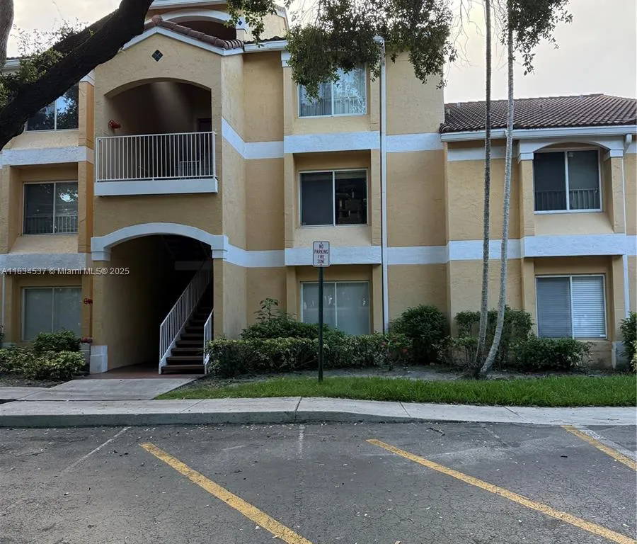 2350 NW 33rd St # 805, Oakland Park FL 33309