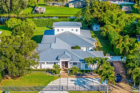 16701 SW 49th St, Southwest Ranches FL 33331