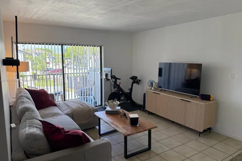 7180 NW 179th St # 202, Hialeah FL 33015