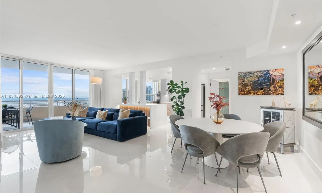 848 Brickell Key Dr # 2705, Miami FL 33131