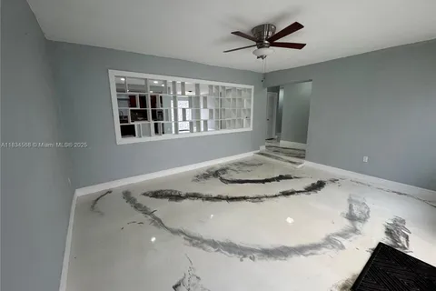 115 Sierra Dr, Miami FL 33179