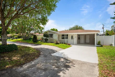 700 NE 47th St, Oakland Park FL 33334