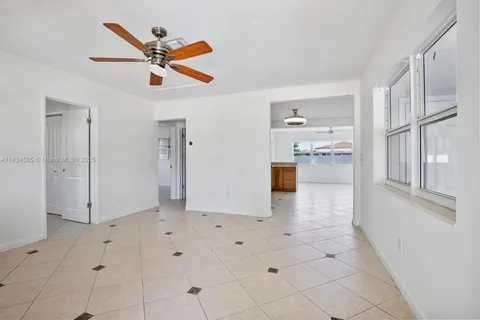 700 NE 47th St, Oakland Park FL 33334