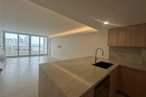 1717 N Bayshore Dr # 2539, Miami FL 33132