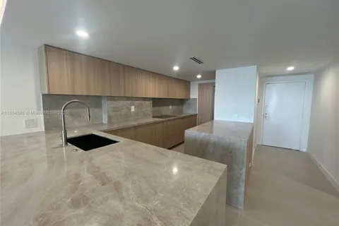 1717 N Bayshore Dr # 2539, Miami FL 33132