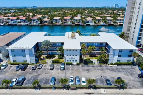2200 S Ocean Dr # N101, Hollywood FL 33019
