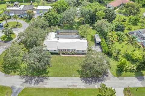14921 SW 72nd Ct, Palmetto Bay FL 33158