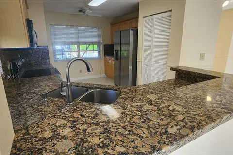 2957 Oak Park Cir # 1, Davie FL 33328